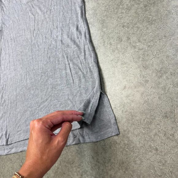 Basic T-Shirt - Picture 4 of 4